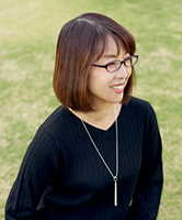かげした真由子(MAYUKO KAGESHITA)